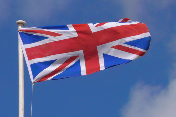 Fahnenmast mit dem Union Jack, der Nationalflagge des Vereinigten Königreichs.