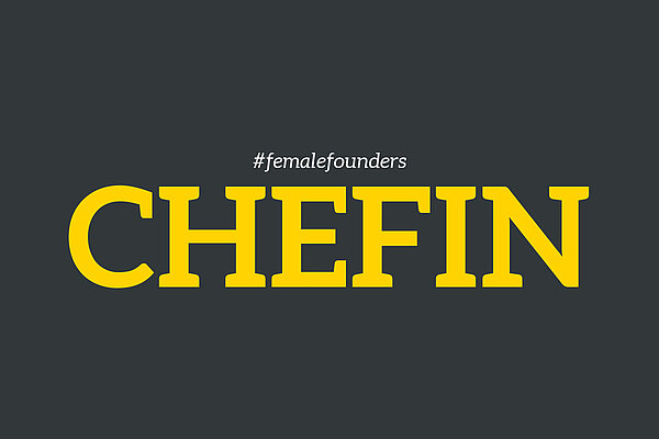 Postkarte im Querformat. Text: #femalefounders CHEFIN