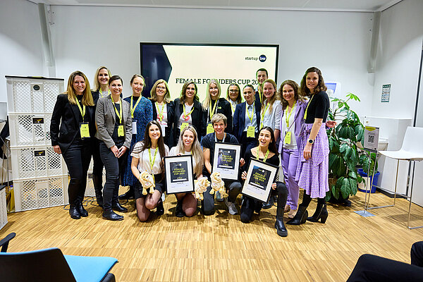 Gruppenfoto der Teilnehmerinnen beim FEMALE FOUNDERS CUP 2023. 